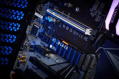 Western Digital-WDS200T2XHE-00BCA0